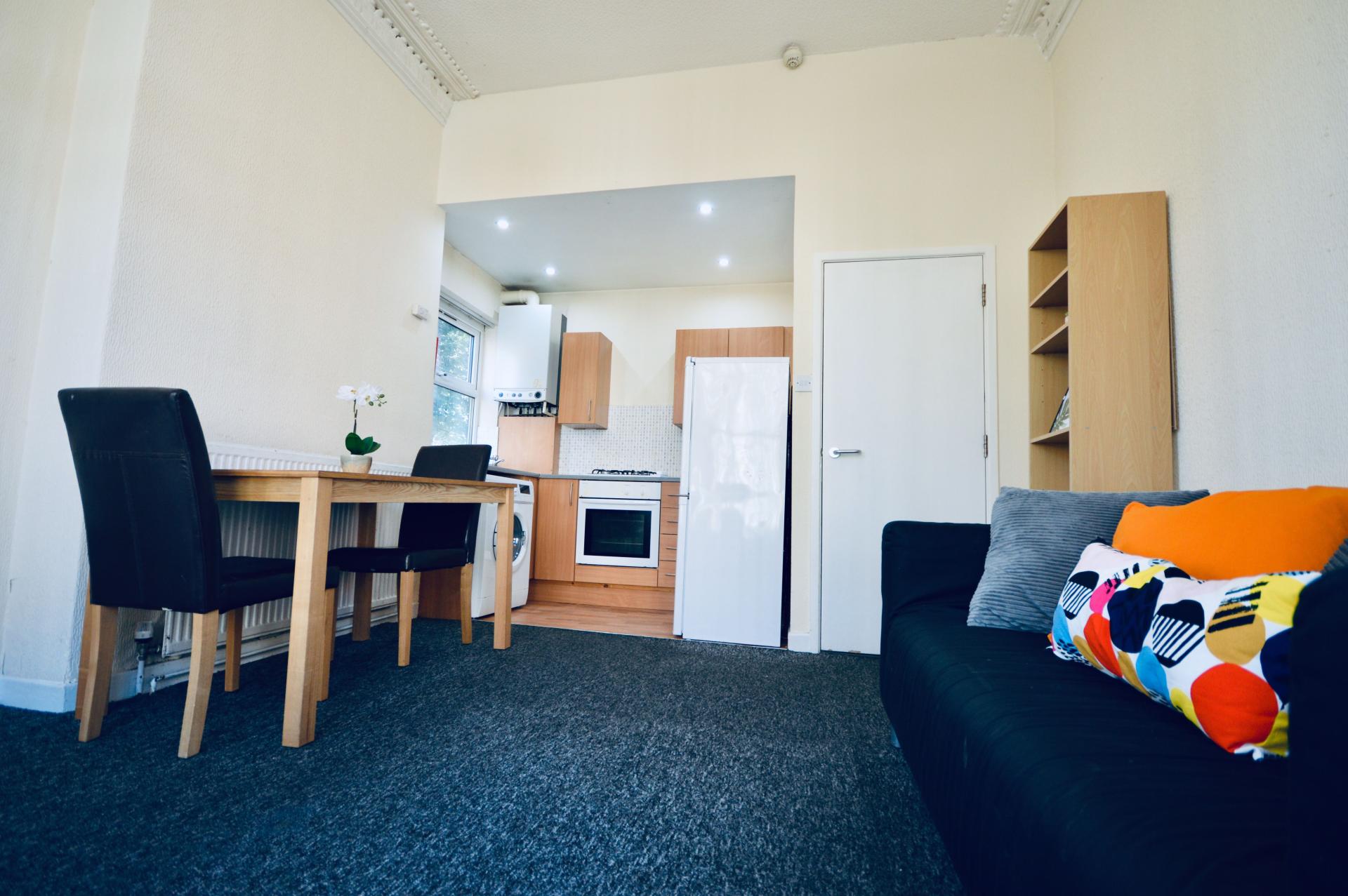 Flat Hartington Road in Liverpool