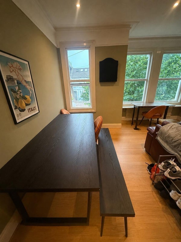 Room Gleneagle Road in Greater London