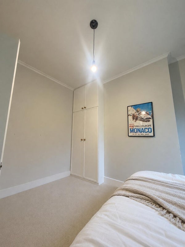 Room Gleneagle Road in Greater London