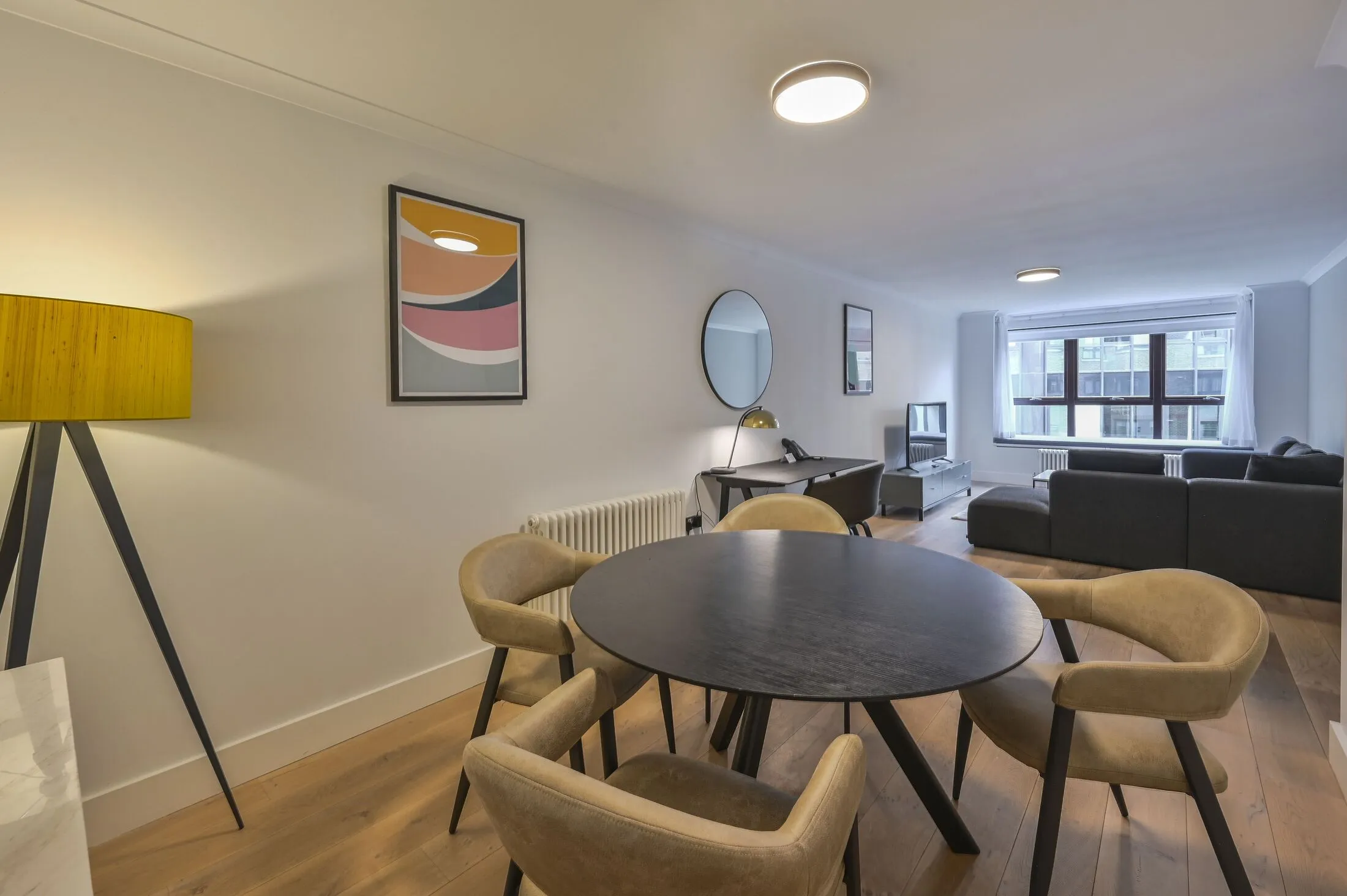 Flat Kensington High Street in Greater London