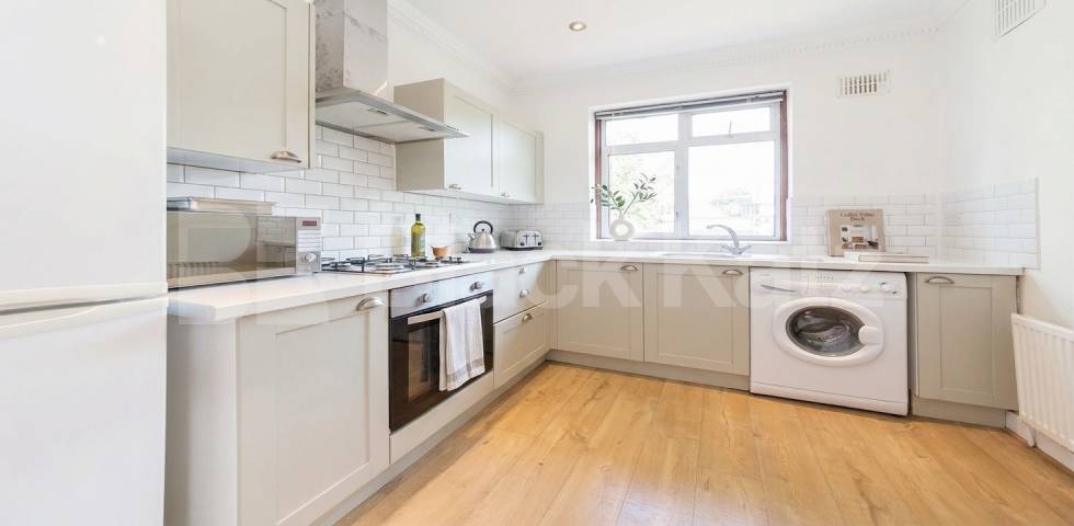 Flat Iverson Road in Greater London