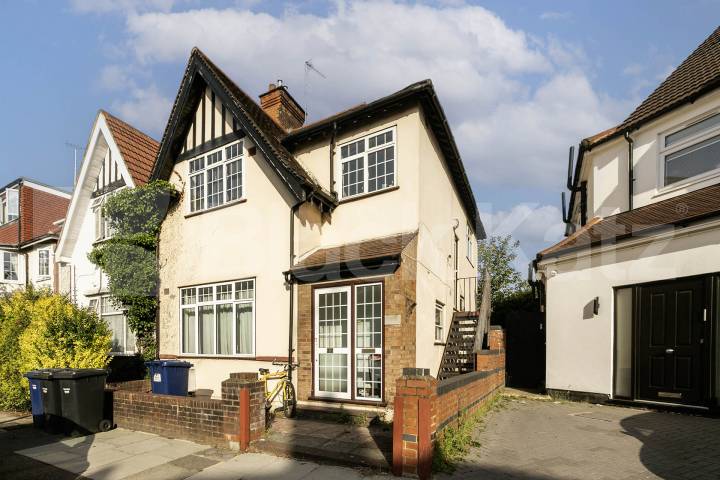 Flat Iverson Road in Greater London