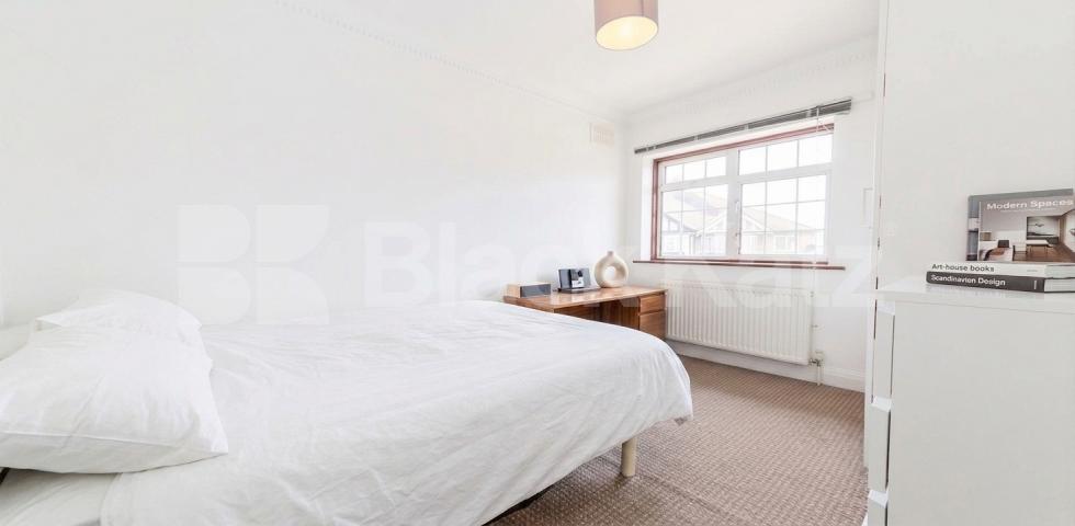 Flat Iverson Road in Greater London