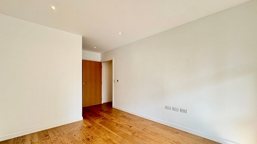 Flat Amberley Road in City of Westminster