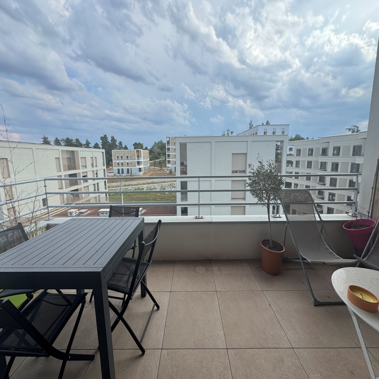 Appartement Place Général Jean Raby à Bron