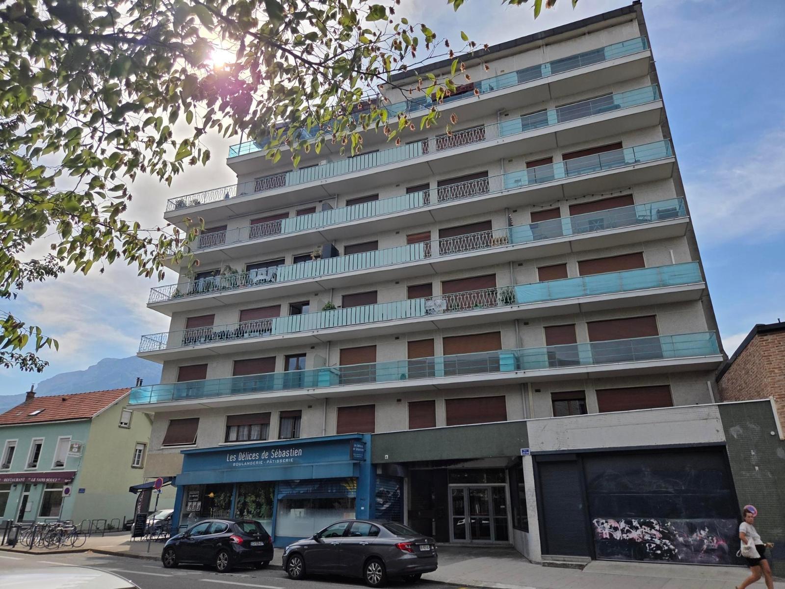 Appartement Rue des Eaux Claires à Grenoble