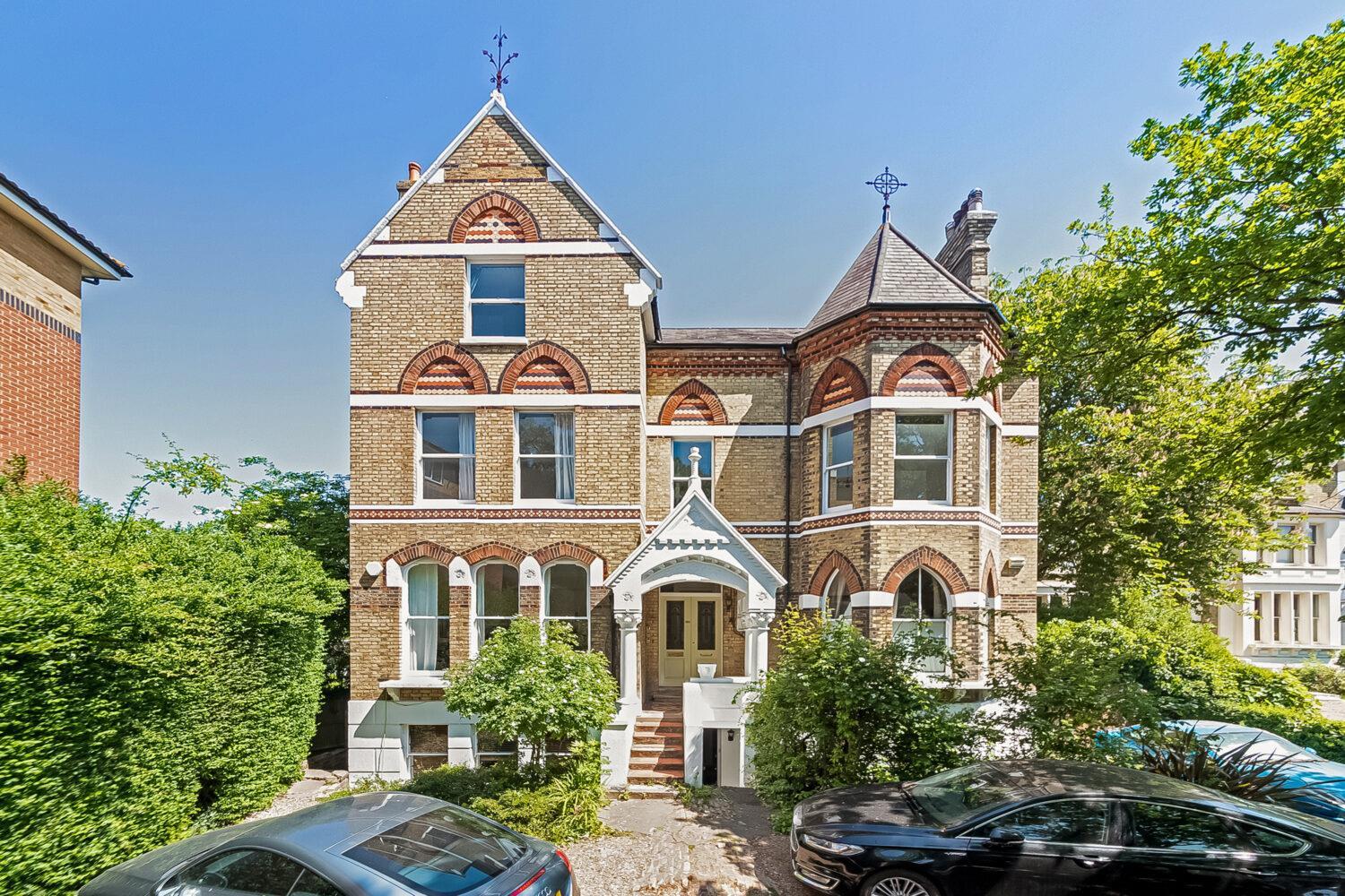 Flat Anerley Road in Greater London
