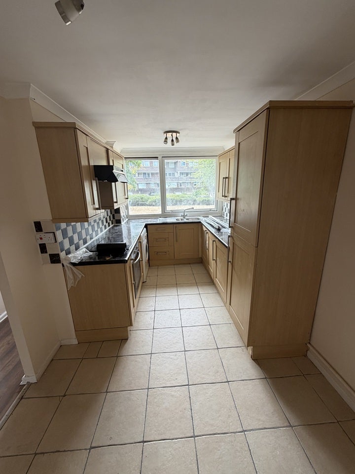 Flat Justin Close in Greater London