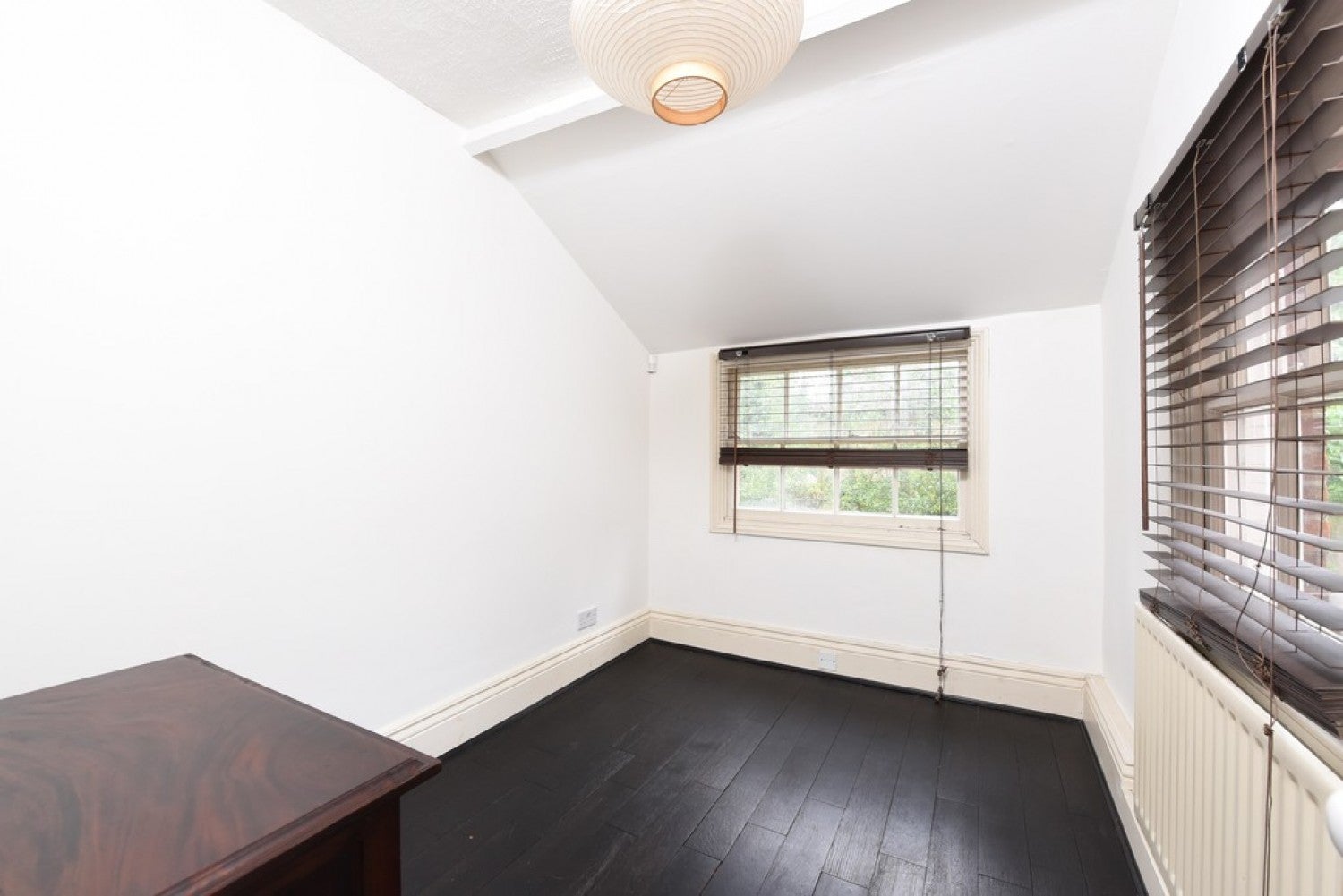 Flat Burleigh Road in Ascot