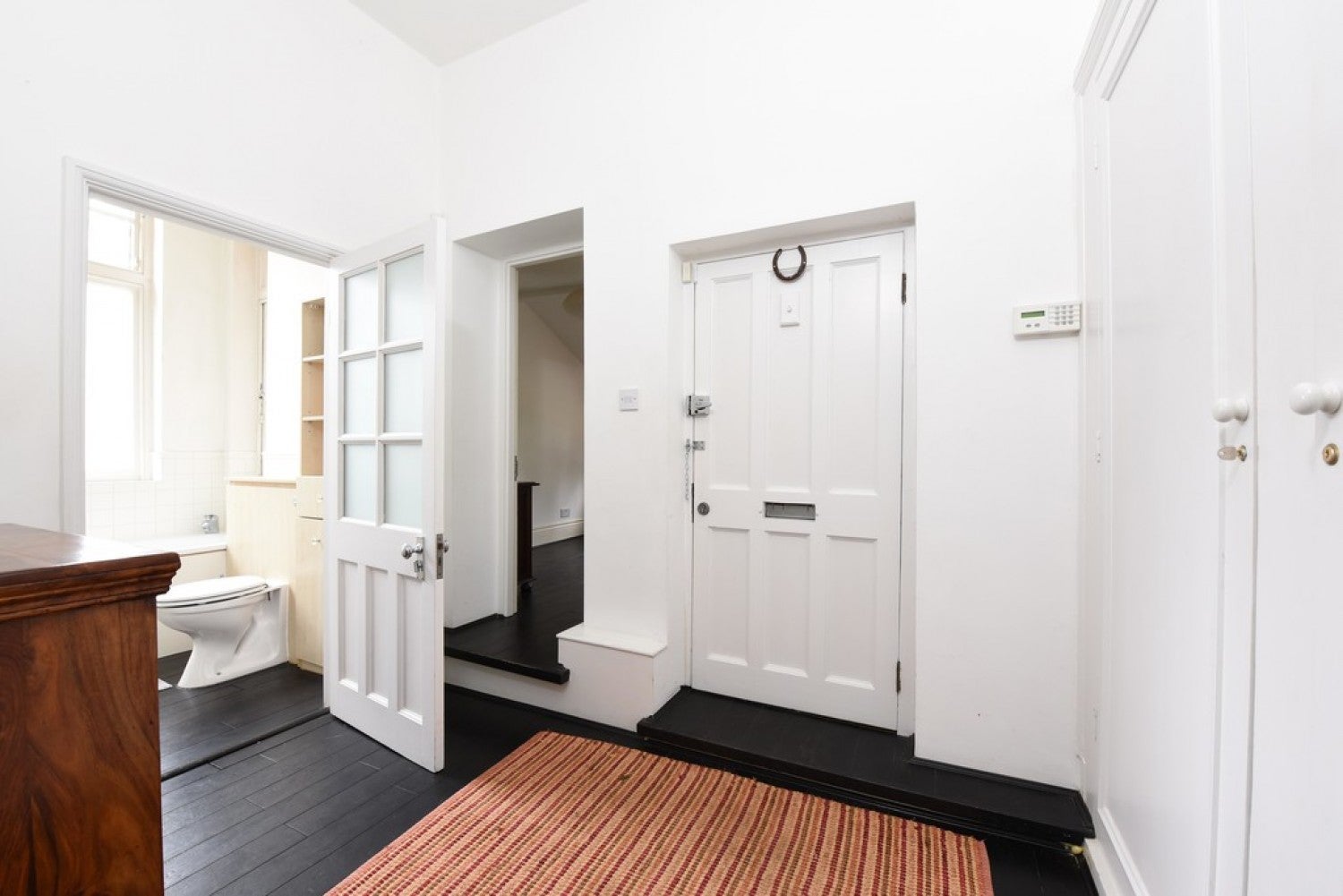Flat Burleigh Road in Ascot