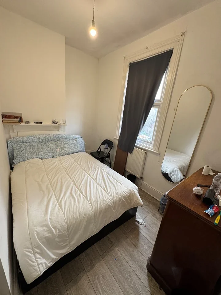 Room Herbert Road in Greater London