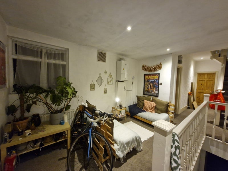 Room Norwood Road in Greater London