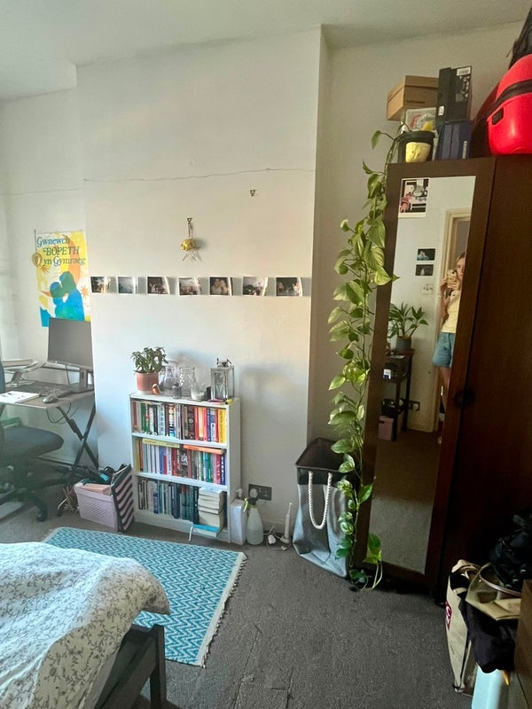 Room Norwood Road in Greater London