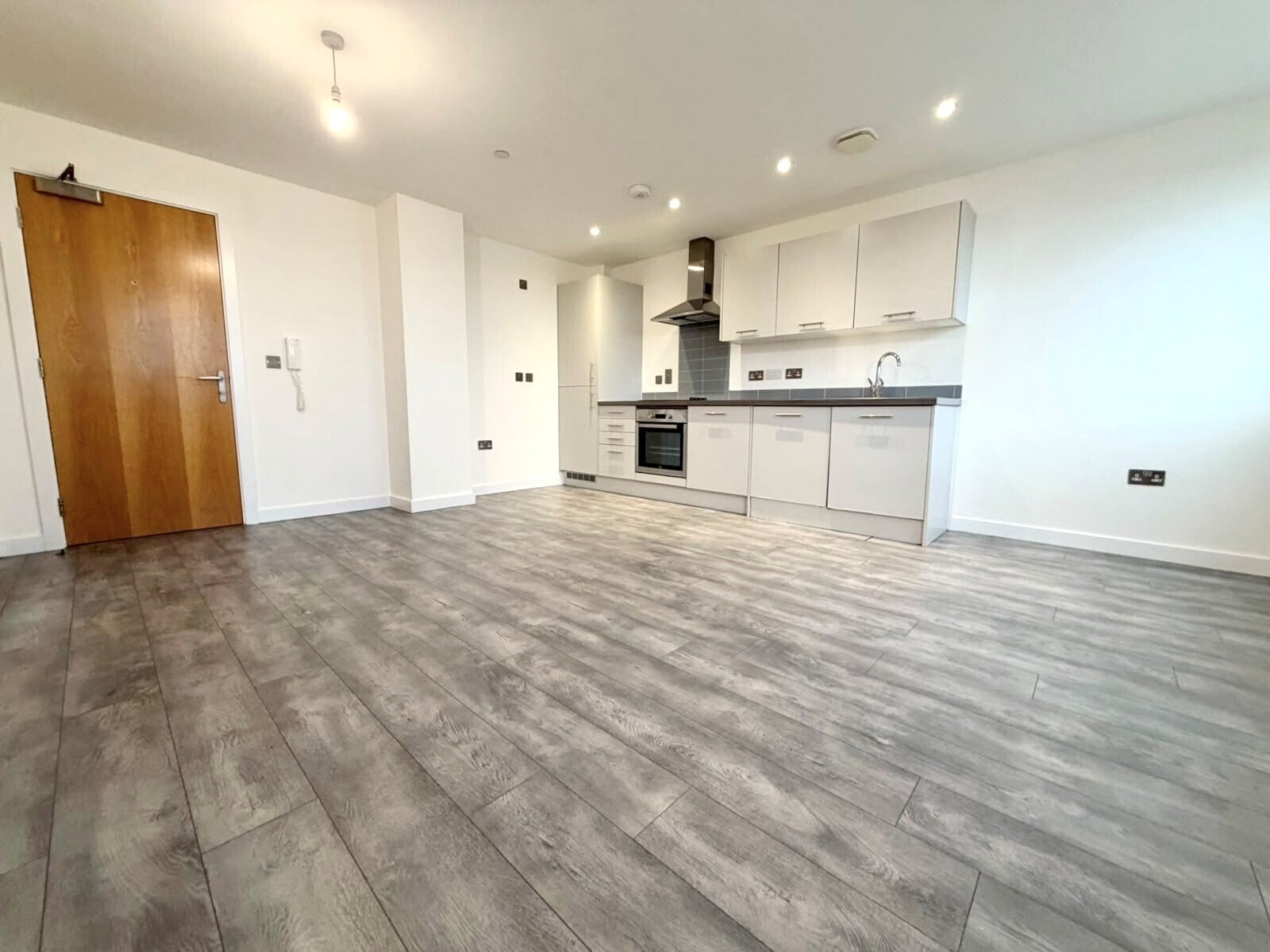 Flat Coventry Road in Birmingham