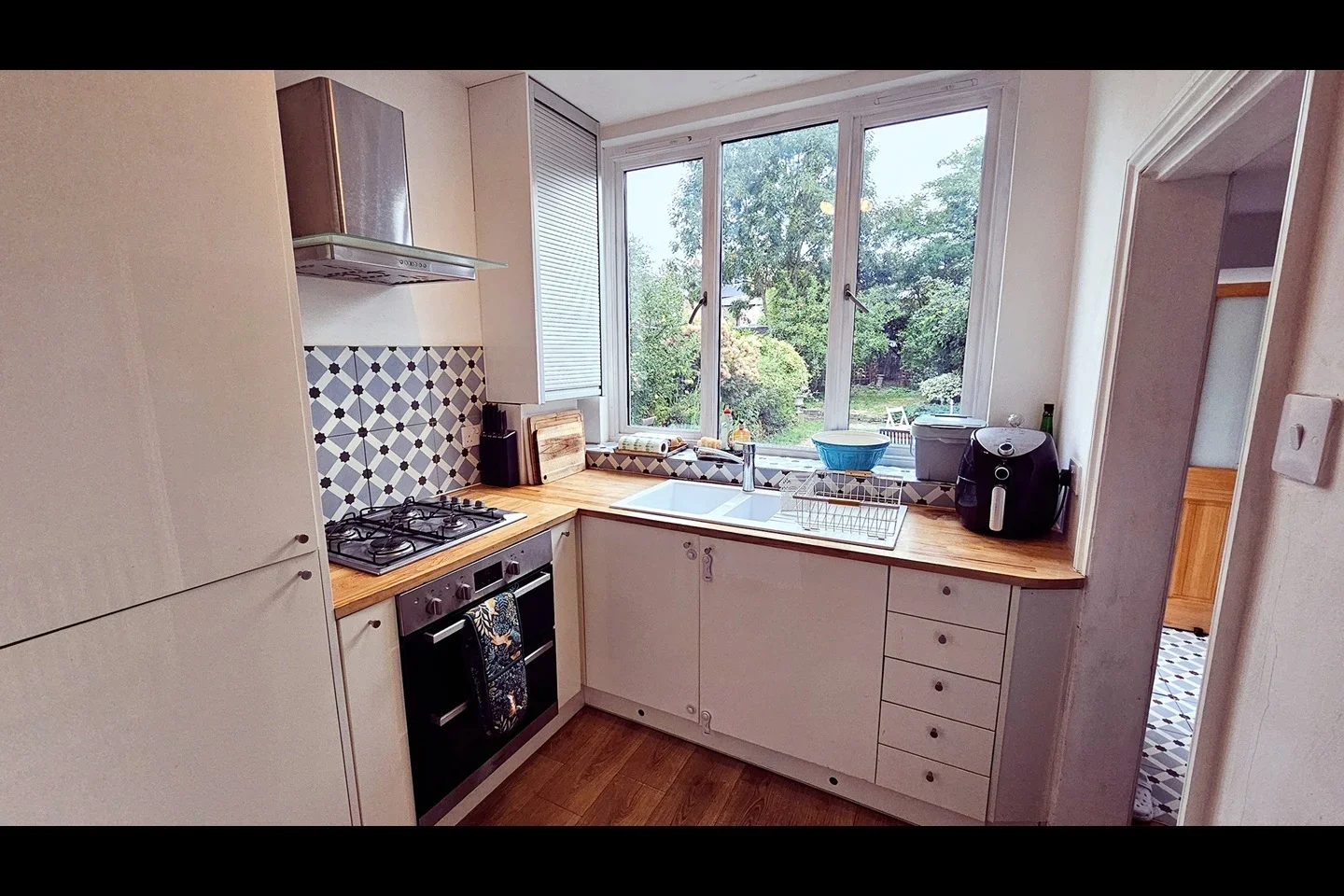 Room Rylett Road in Greater London