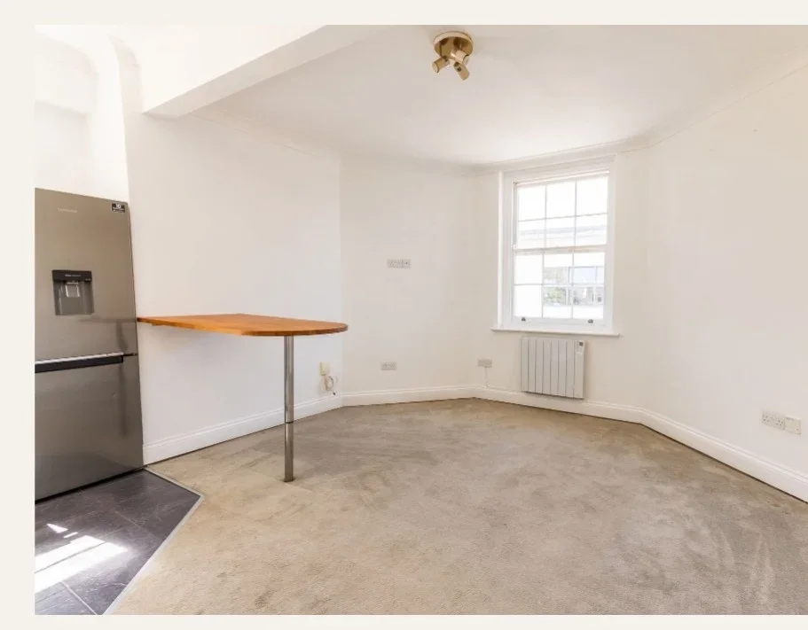 Flat Bennington Street in Cheltenham