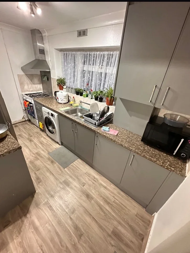 Room Hadrian Way in Borough of Spelthorne