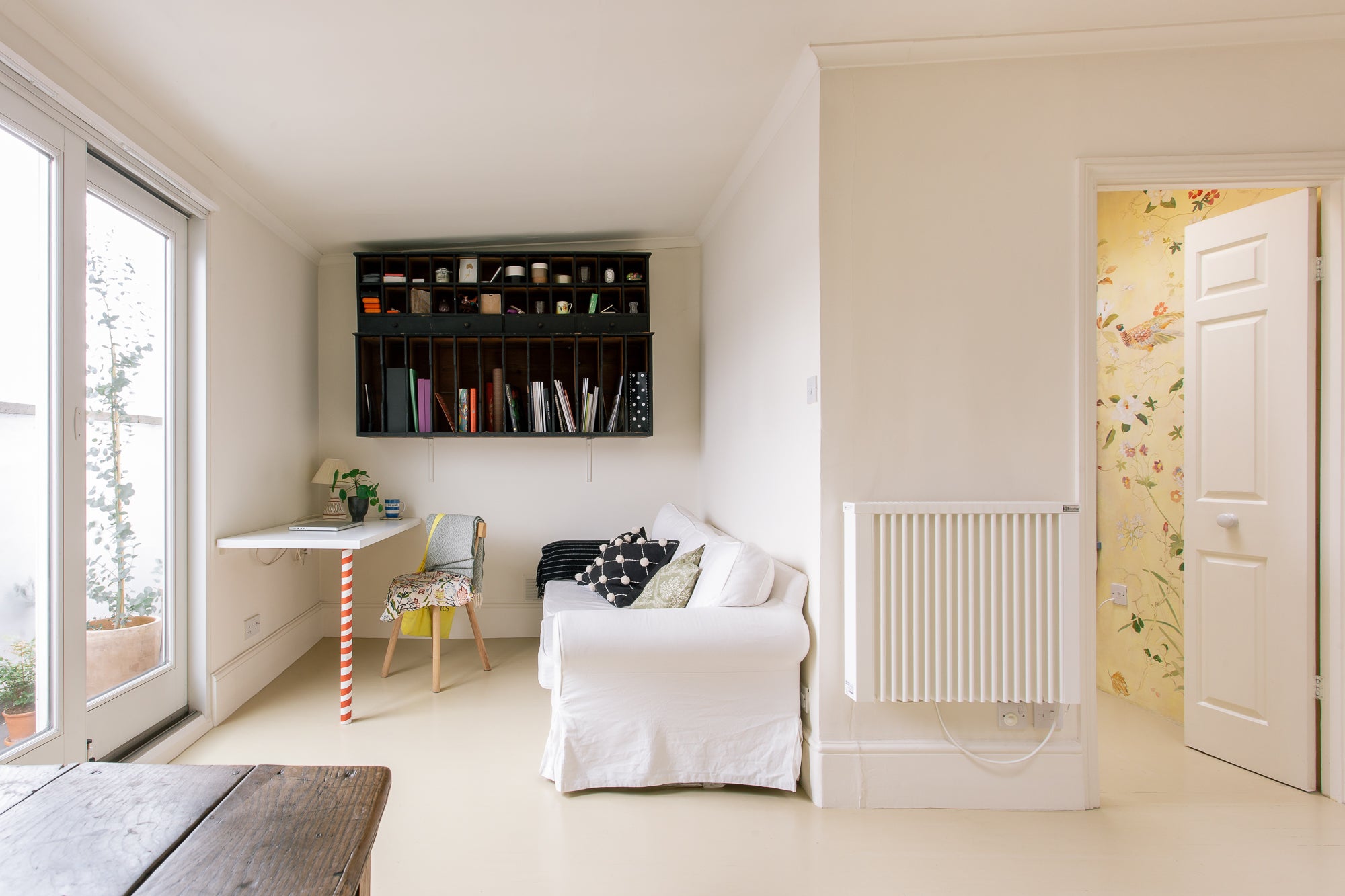 Flat Ledbury Road in Greater London
