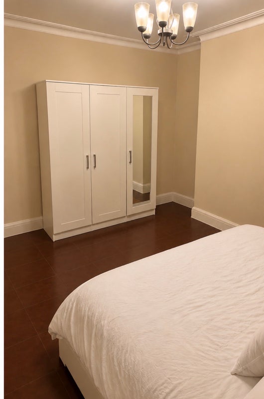 Room Beverstone Road in Greater London