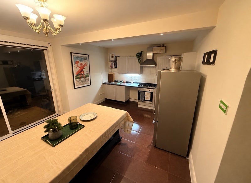 Room Beverstone Road in Greater London