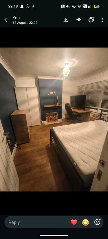 Room Manse Way in Swanley