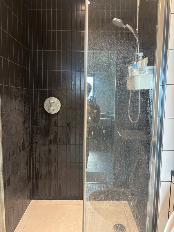Room Atlantic Crescent in Greater London