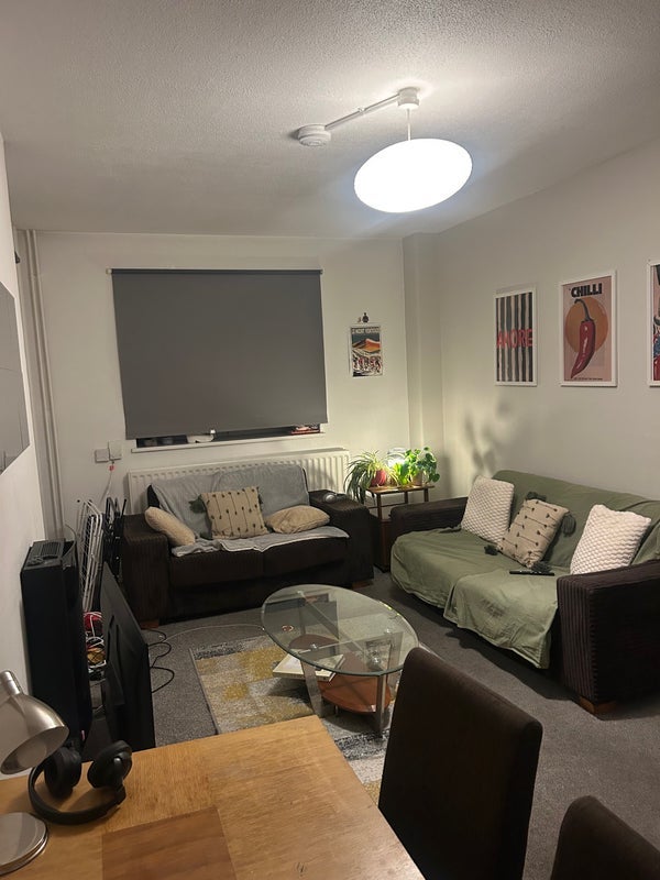 Room West Lane in Greater London