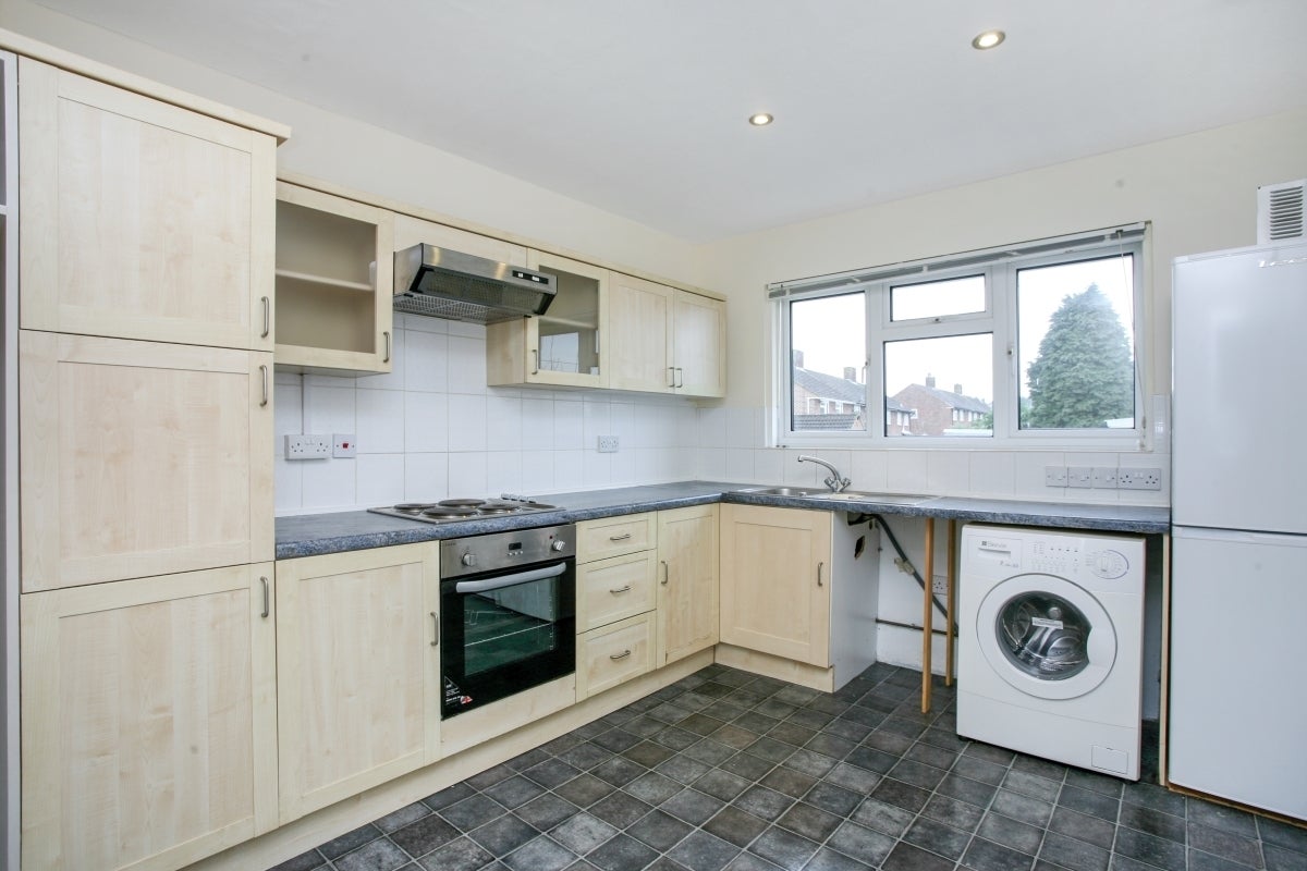 Flat Broadfields in Pewsey