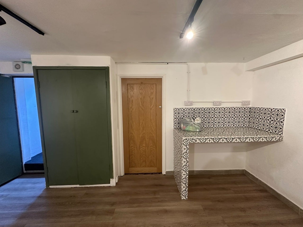 Room Lordship Lane in Greater London
