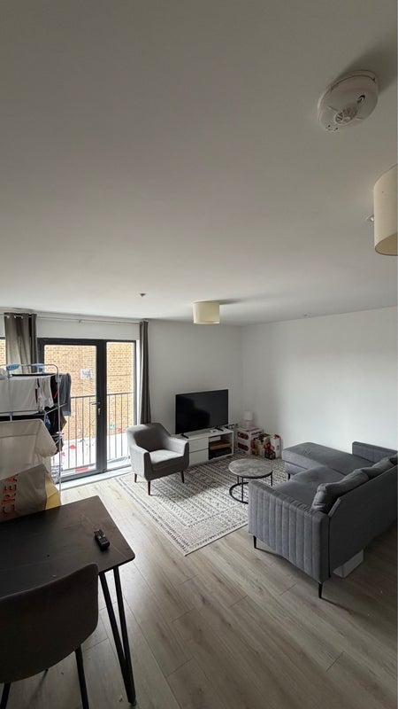 Room Mitcham Road in Greater London