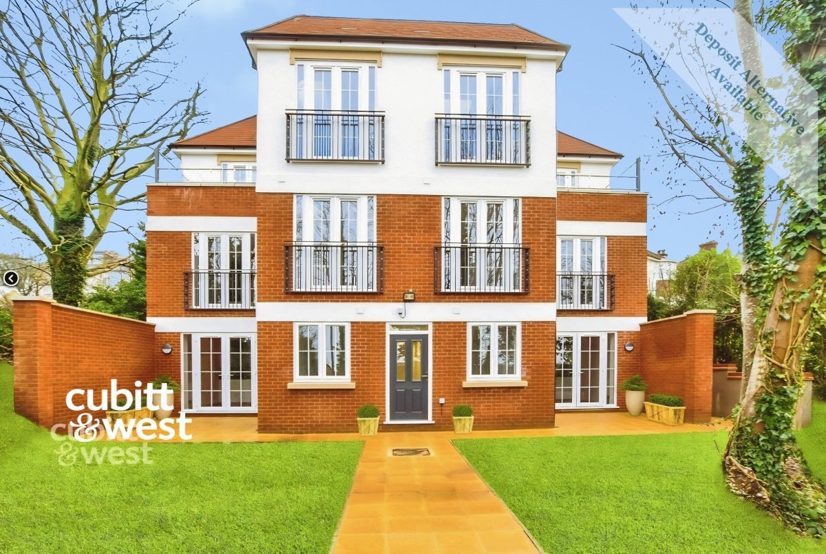 Flat Brighton Road in Greater London