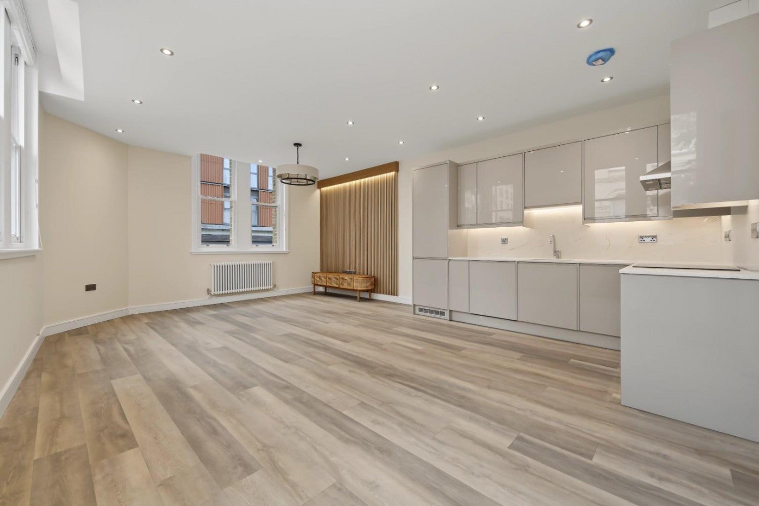 Flat Ashwin Street in Greater London