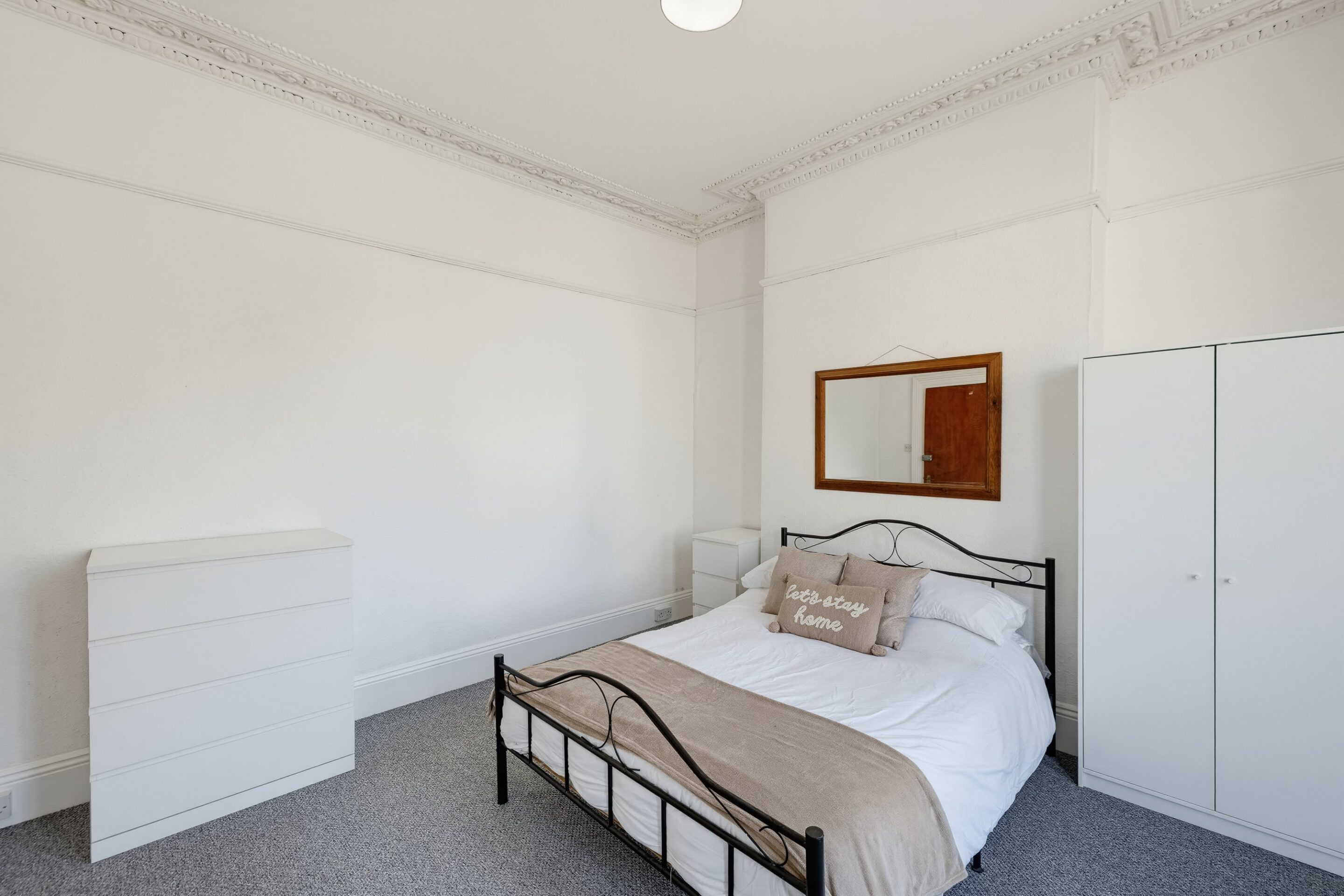 Room Beaumont Road in Plymouth