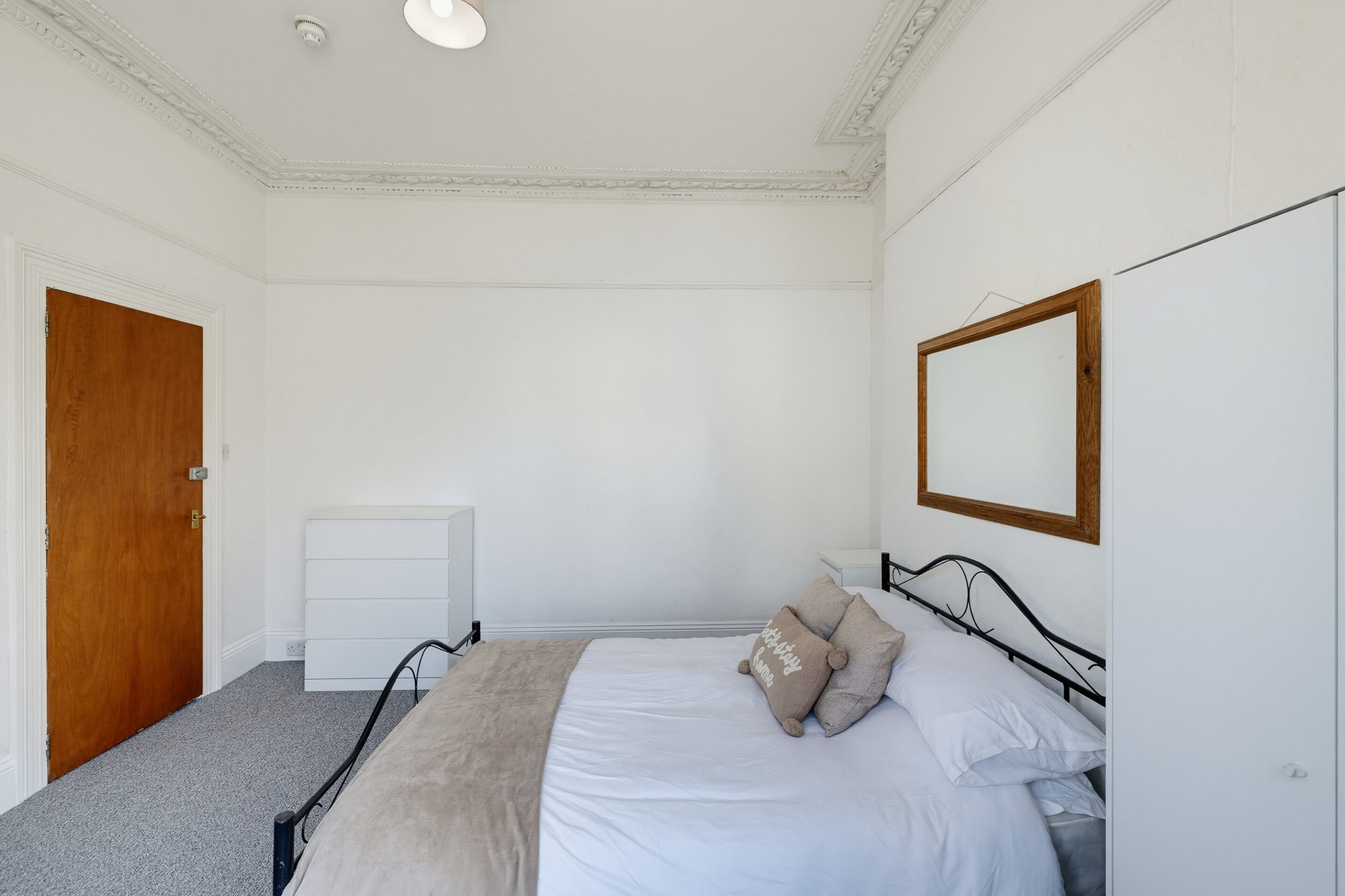 Room Beaumont Road in Plymouth
