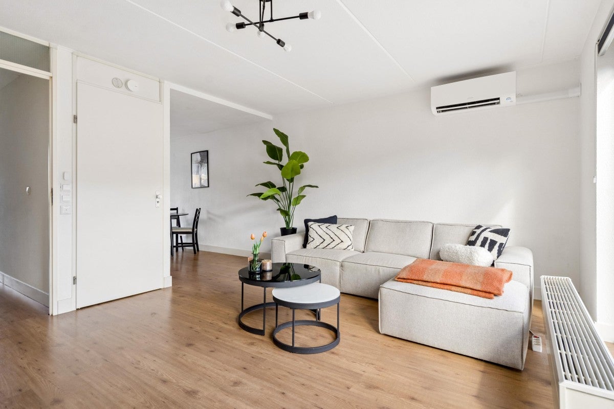 Tussenwoning te koop: Maartstraat 90, Almere