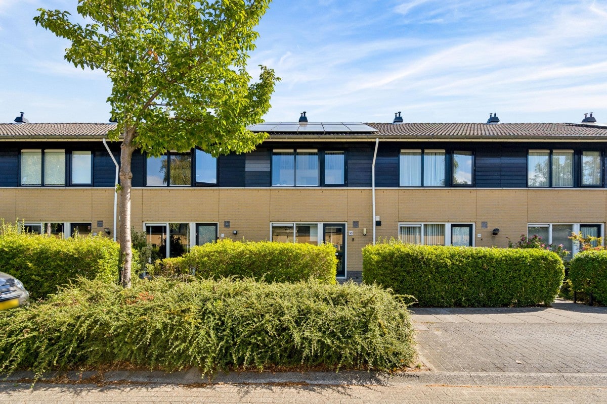 Tussenwoning te koop: Maartstraat 90, Almere