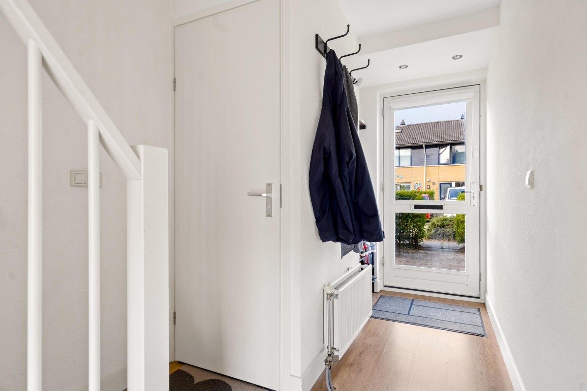 Tussenwoning te koop: Maartstraat 90, Almere