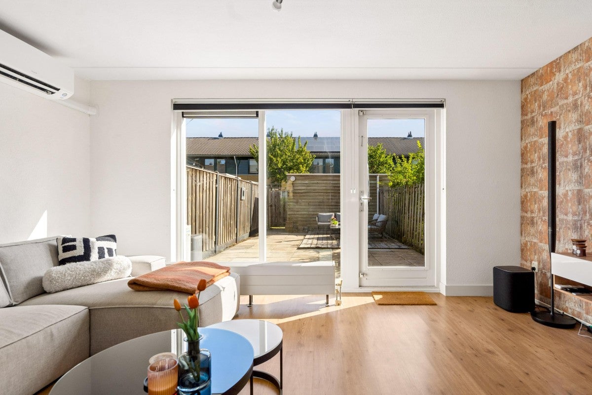 Tussenwoning te koop: Maartstraat 90, Almere