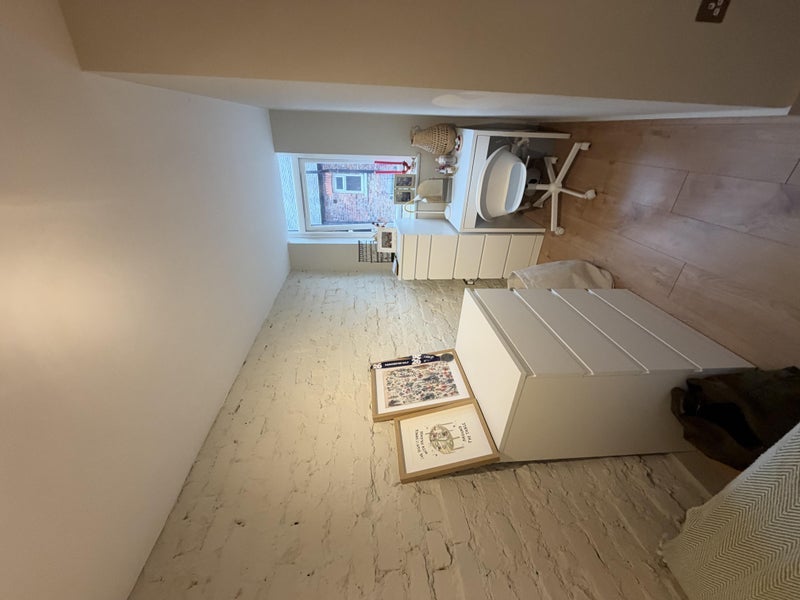 Room Edgeworth Drive in Manchester