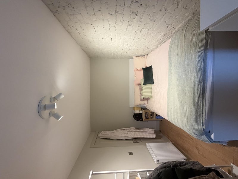 Room Edgeworth Drive in Manchester