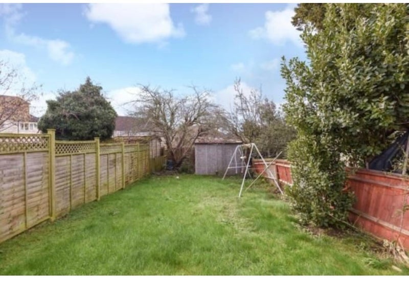 Room Village Way in Greater London