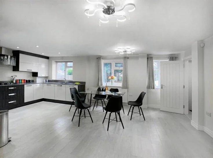 Flat Harmans Water Road in Bracknell