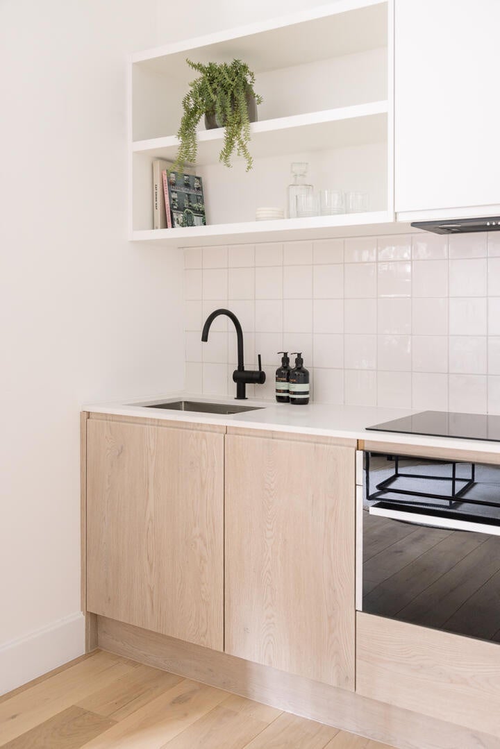 Flat Warwick Road in Greater London