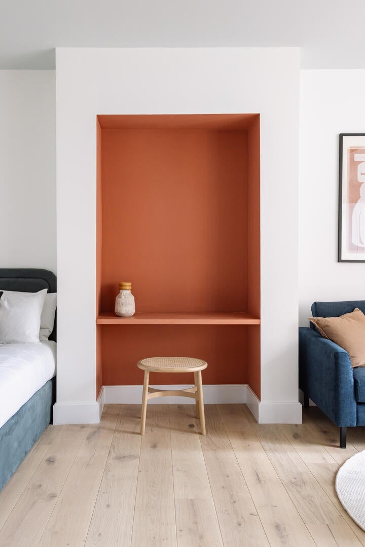 Flat Warwick Road in Greater London