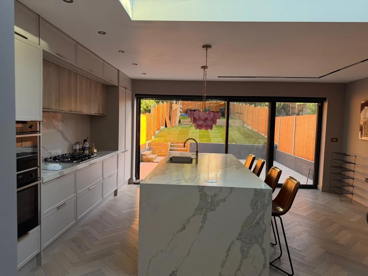 House Princes Avenue in Greater London