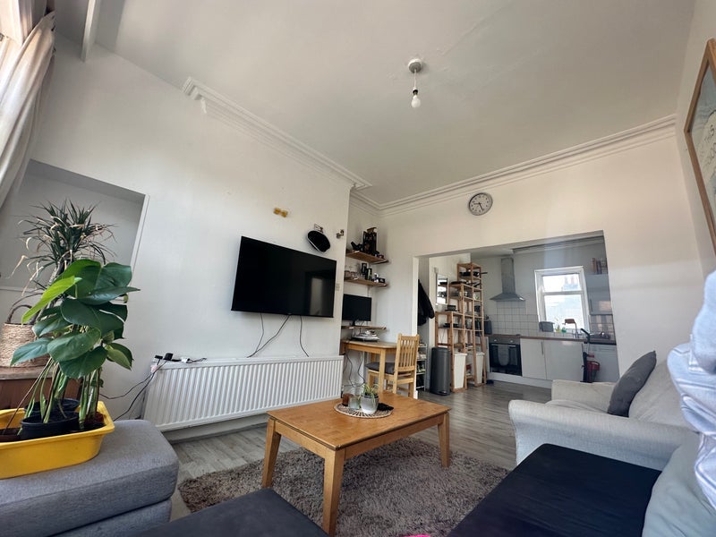 Room Brodrick Road in Greater London