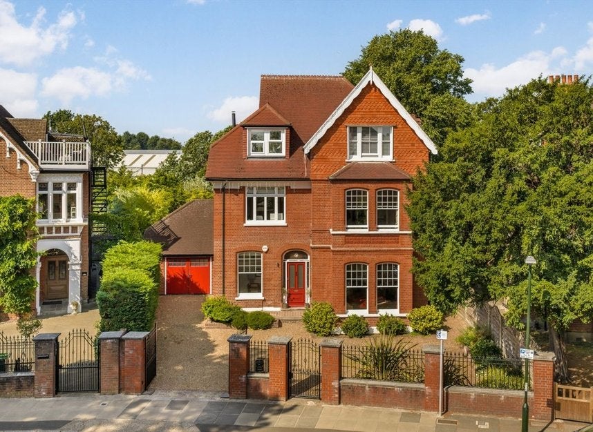 House Strawberry Hill Road in Greater London