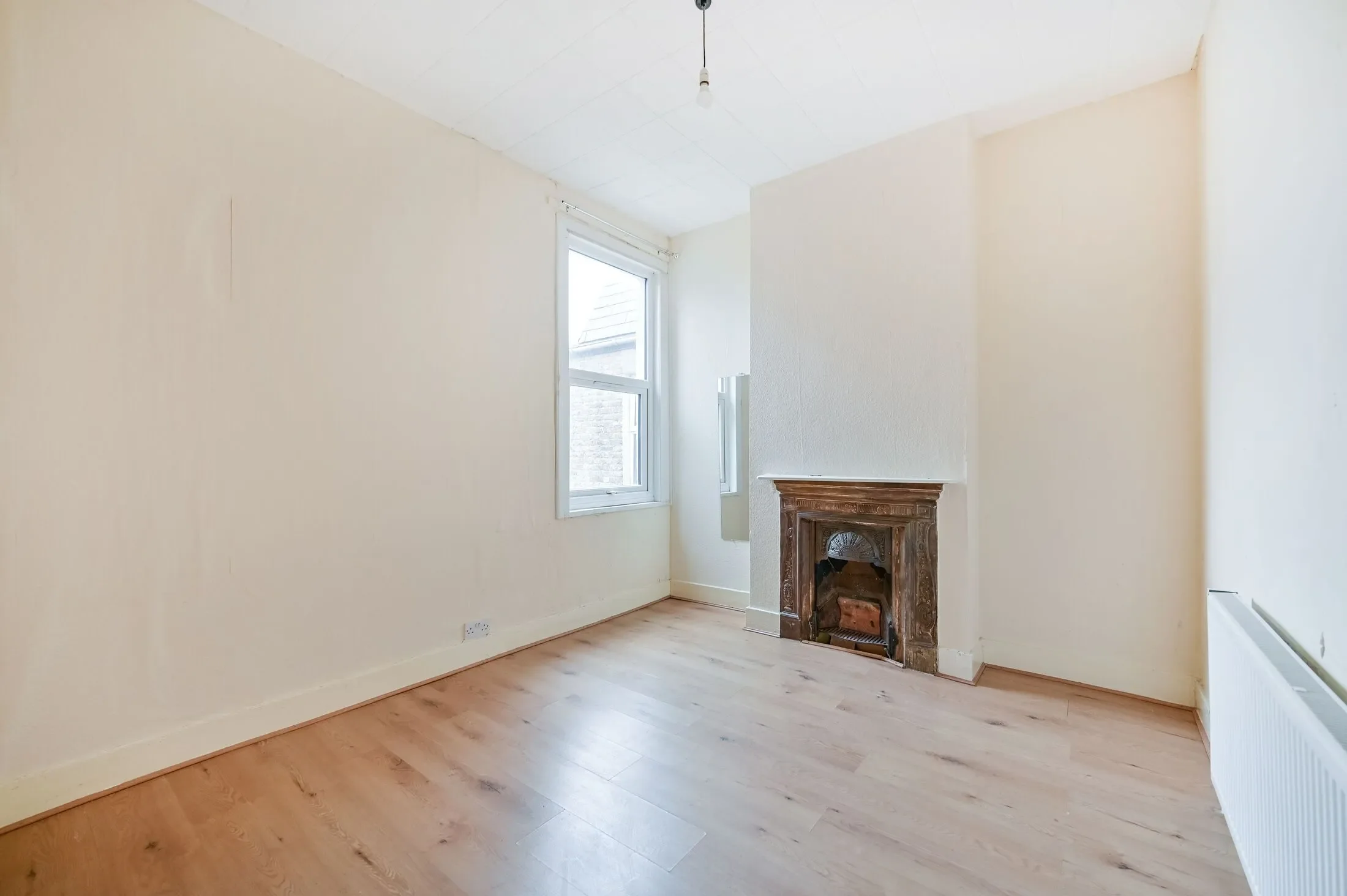 Flat Seaforth Avenue in Greater London