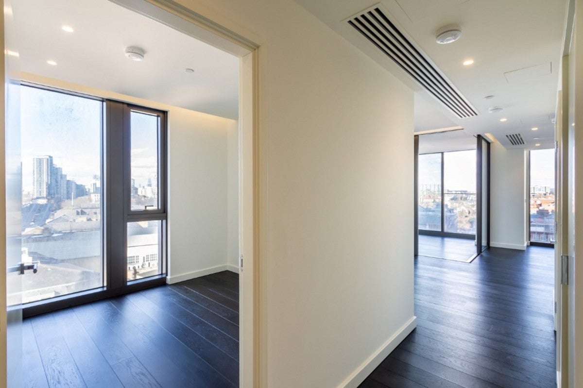 Flat Parry Street in Greater London