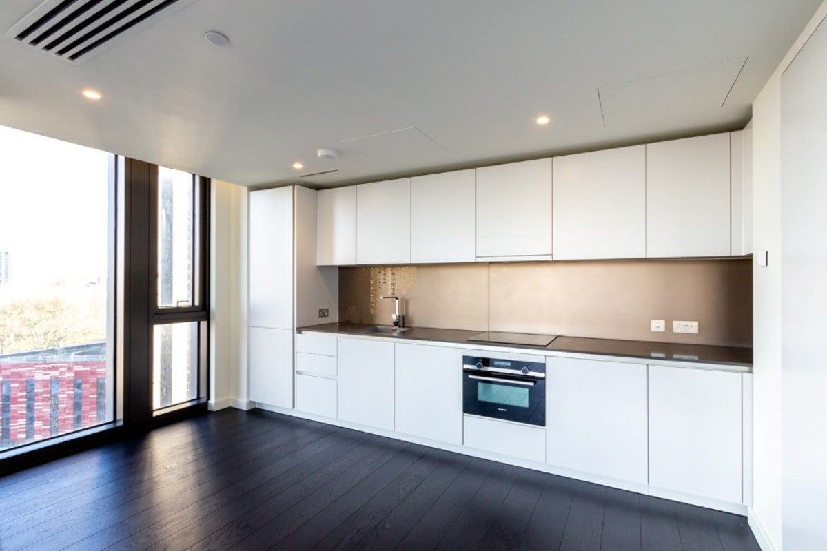 Flat Parry Street in Greater London